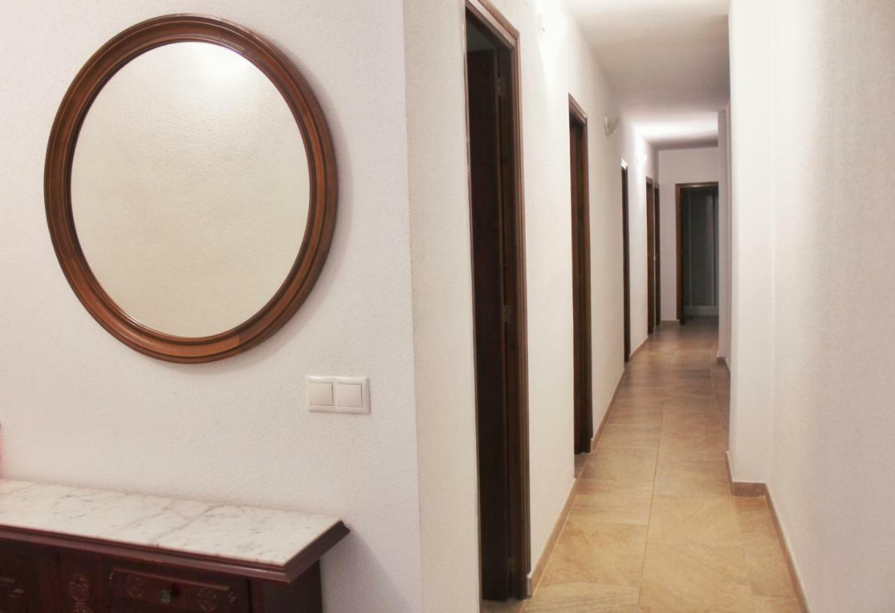 Apartment A Stone'S Throw From Santa Barbara Alicante Eksteriør bilde